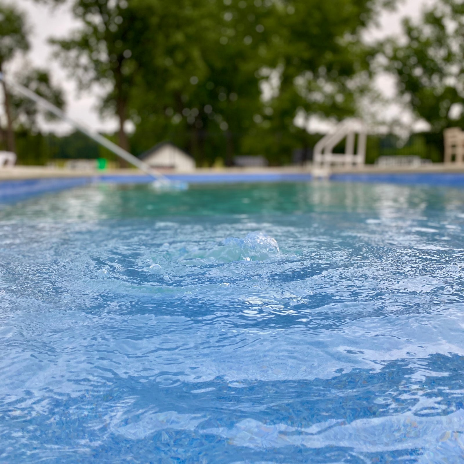 picture of jets bubbling up in pool water